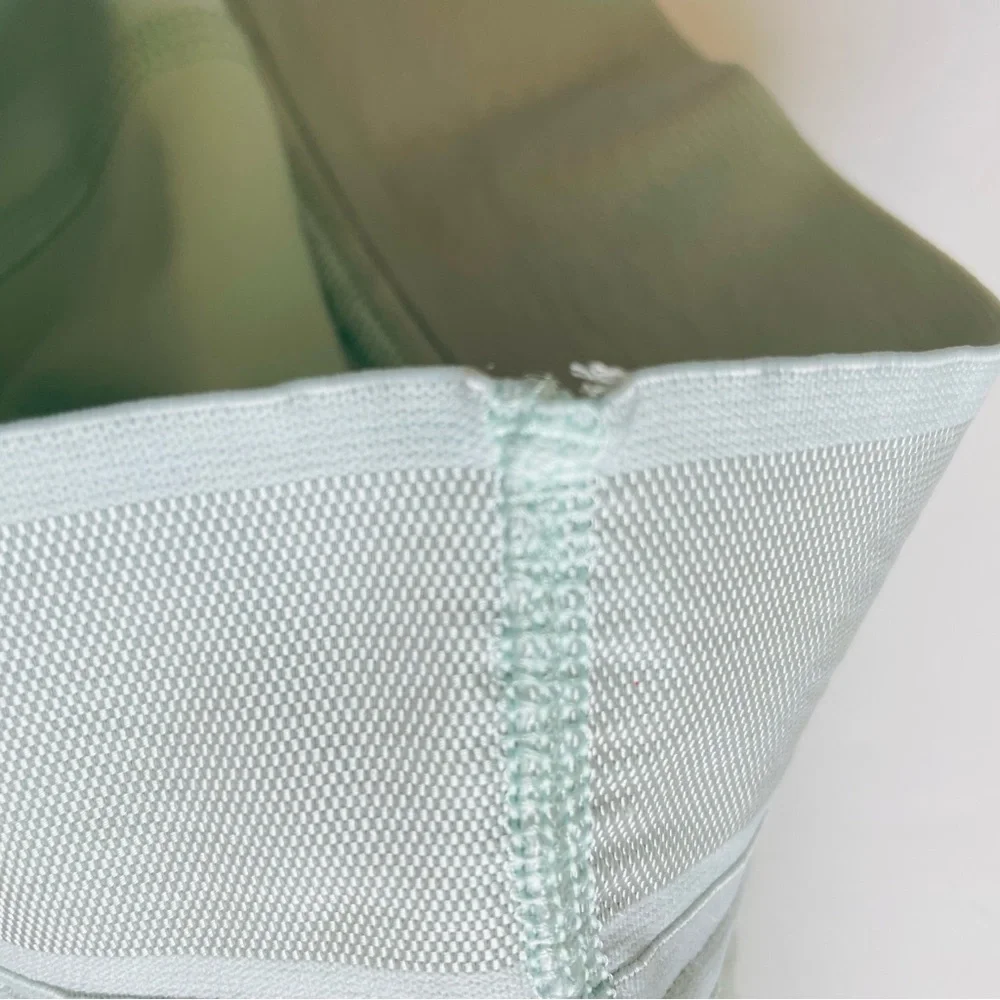 Lululemon SIZE 2 High Rise Court Rival skirt in Kohlrabi Green
